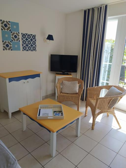 Charmante Maison De Avec Acces Piscine